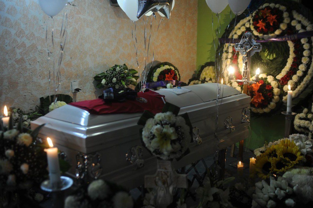 Exigiendo justicia, fue el último adiós para Alessandro