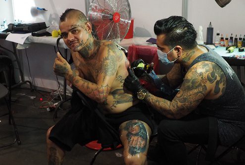 Diputado propone prohibir que menores de edad se hagan tatuajes o perforaciones