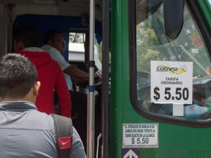 Microbuseros de la CDMX urgen por aumento en la tarifa