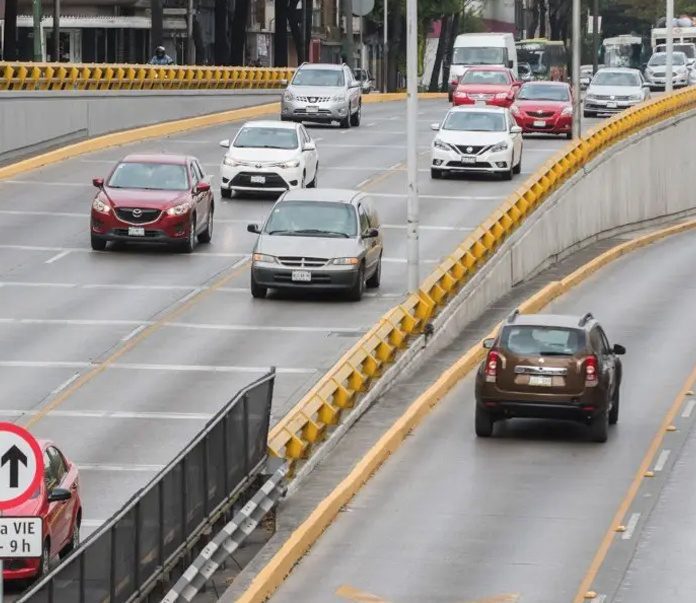 Habilitan carril reversible sobre Circuito Interior, temen accidentes #VIDEO