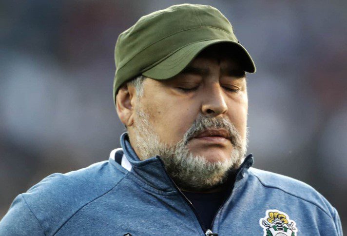 Bajo cuidado psicológico, Maradona seguirá internado