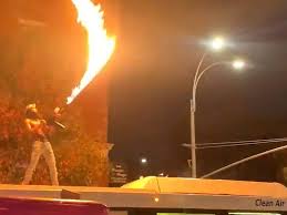 Se entrega rapero que disparó lanzallamas desde autobús en NY #VIDEO