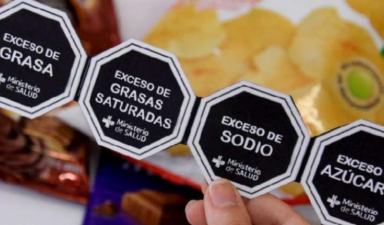Buscan que etiquetado de alimentos se incluya en publicidad