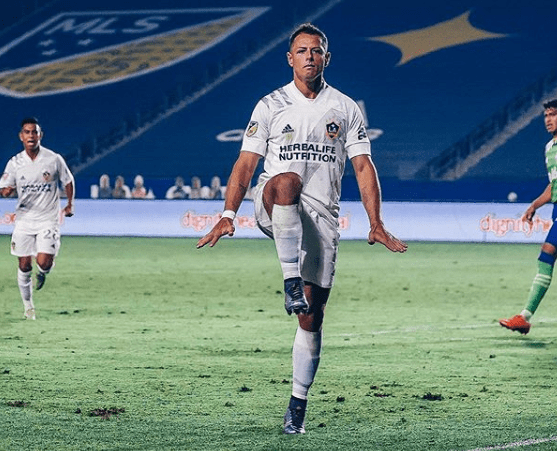 El "Chicharito" se disculpa por tener una "mala temporada"