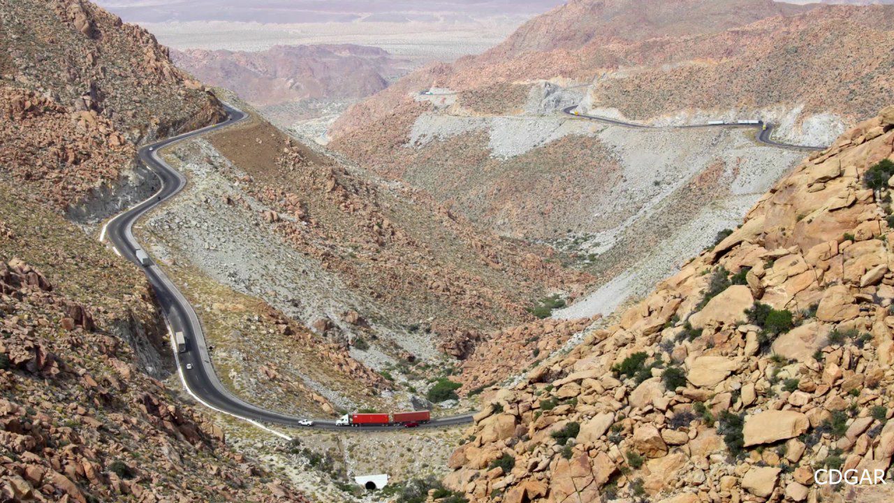 Youtuber muestra “La Rumorosa”, la carretera más peligrosa de México #VIDEO