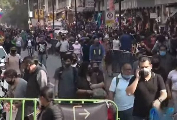 Personas siguen si acatar el #QuédateEnCasa, Centro Histórico como si nada