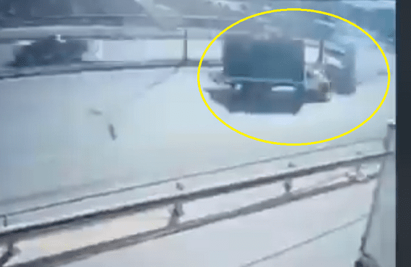 Fatal accidente en la carretera Saltillo–Monterrey deja un joven entre fierros retorcidos #VIDEO