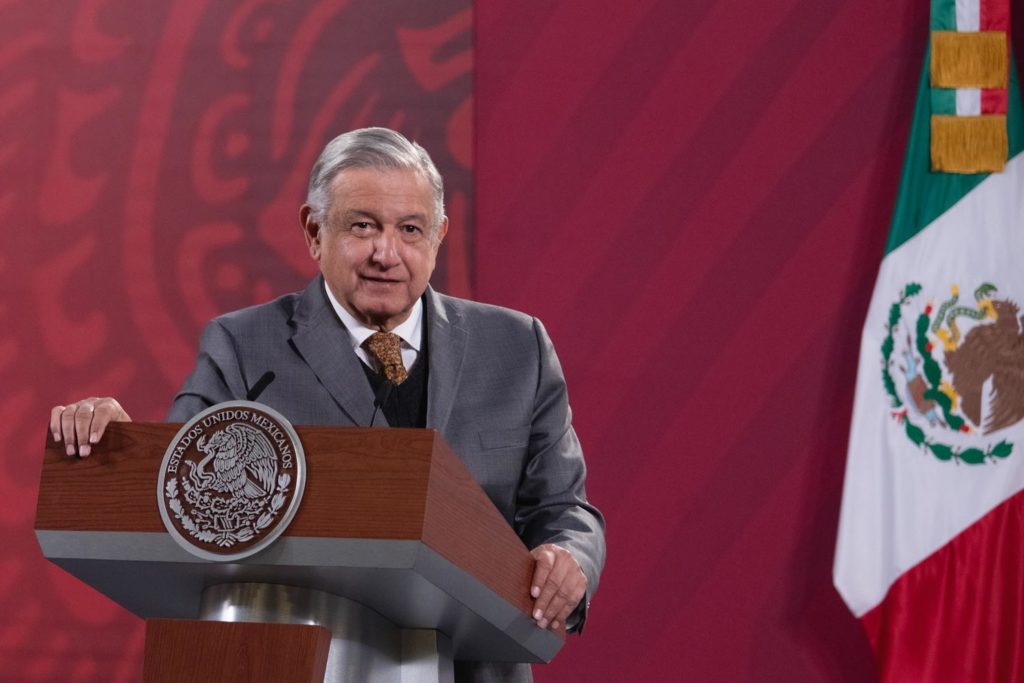 López Obrador pide a mexicanos quedarse en casa "en estos diez días"