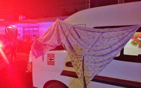 Conductor de combi es asesinado al enfrentar a asaltantes en Ecatepec