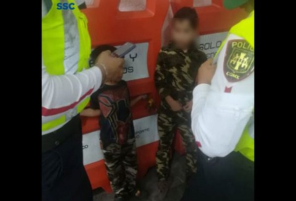 En el Metro rescatan a dos niños de 9 y 4 años que huyeron de casa por problemas familiares