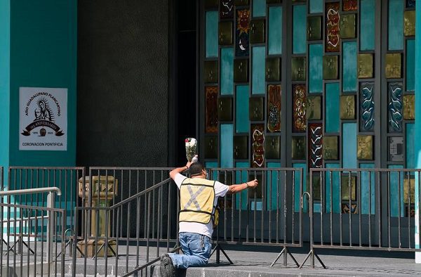 Fieles marchan para pedir se reabran las iglesias en Chihuahua