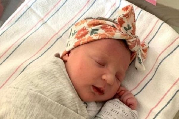 Nace bebé de un embrión congelado hace 27 años