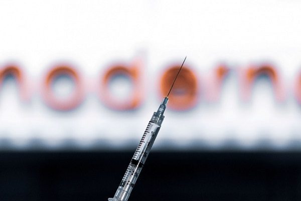 Moderna probará eficacia de vacuna covid en menores de edad