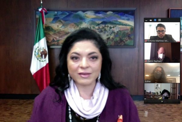 Titular de Cultura se disculpa por chat "desactivación de colectivos"