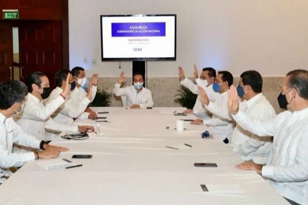 Gobernadores panistas establecen uso obligatorio de cubrebocas