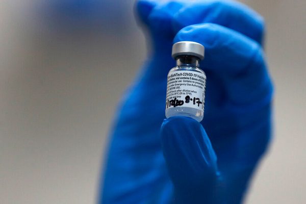 Cofepris avala uso de vacuna contra Covid-19 de Pfizer