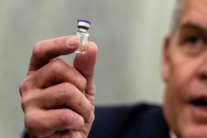 “Saque ya las malditas vacunas”, dice Trump a regulador estadounidense