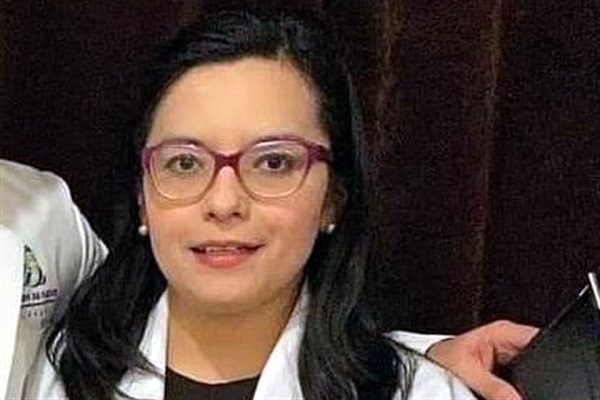 Gobernador de Durango solicita retirar cargos contra doctora Azucena Calvillo
