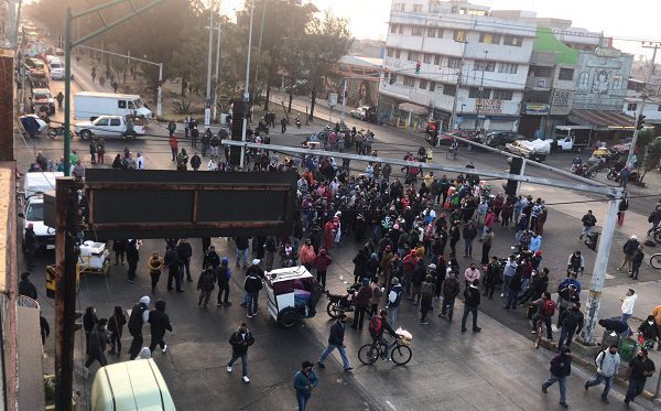 Tianguistas de Nezahualcóyotl se manifiestan para que los dejen trabajar