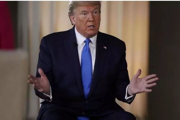 Donald Trump anuncia aprobación de vacuna de Moderna