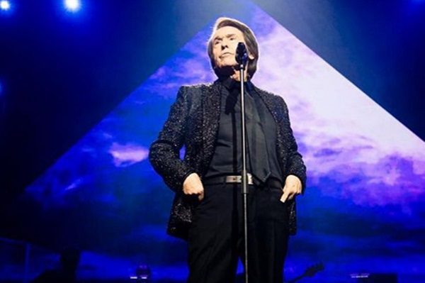 Critican en redes el concierto de Raphael en Madrid con 5 mil asistentes