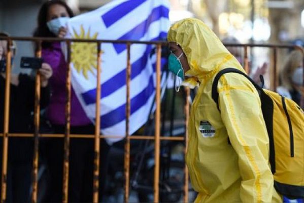 Uruguay cerrará todas sus fronteras ante alza de contagios de Covid-19