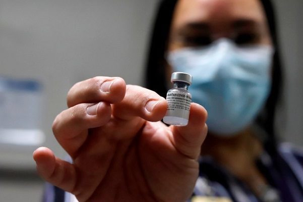 Unión Europea aprueba uso de vacuna contra Covid-19