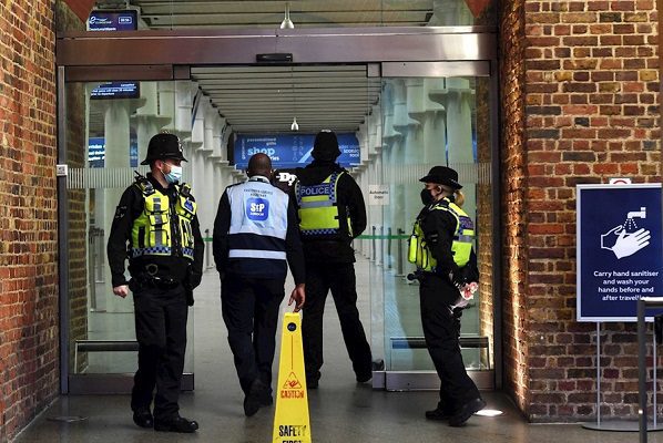 OMS anuncia reunión para discutir medidas contra nueva cepa covid