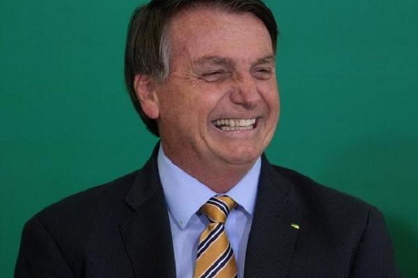 La mejor vacuna contra el Covid-19 es el mismo virus, afirma Bolsonaro