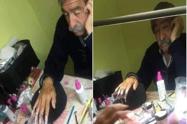Papá se deja poner uñas para que su hija apruebe su curso