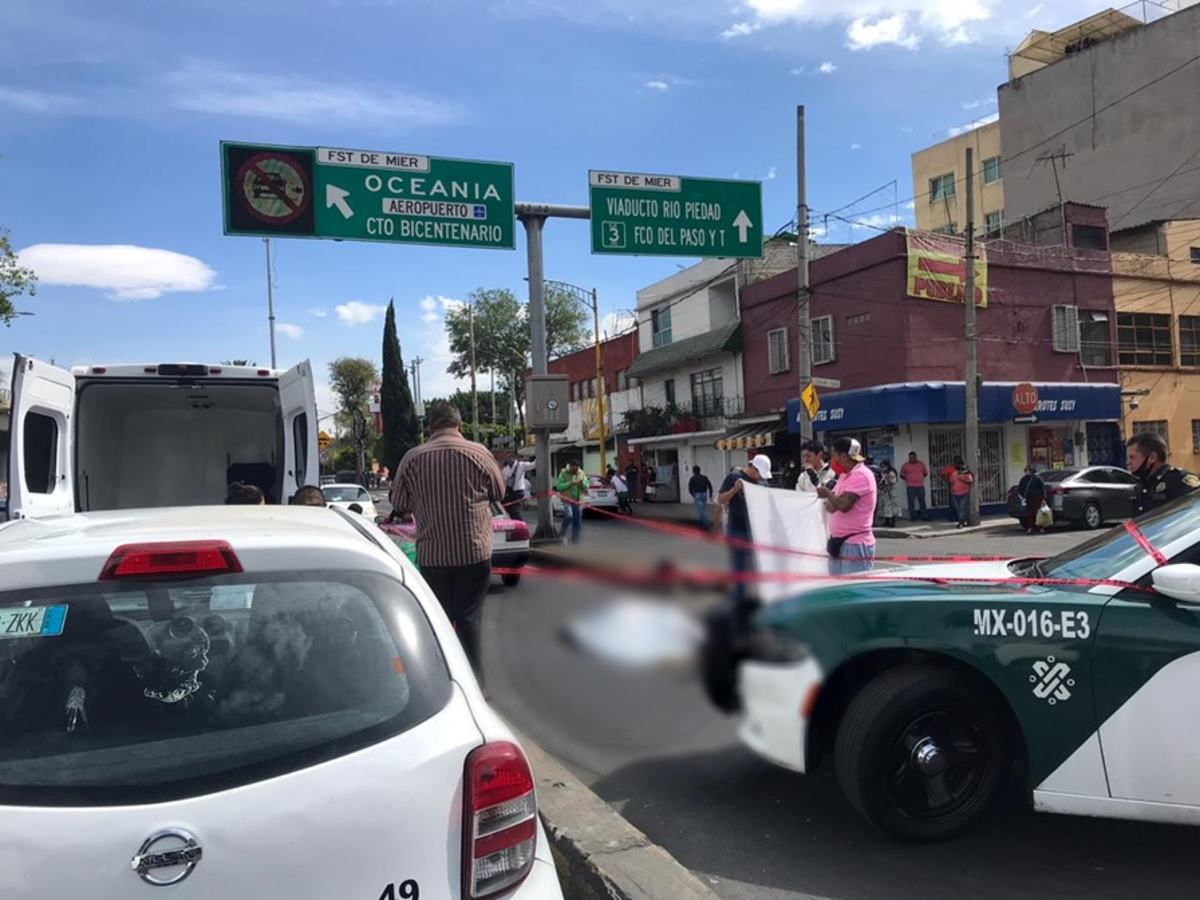 Taxista atropella y mata a una señora en Fray Servando #VIDEO