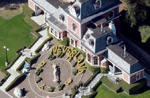 Venden a precio de saldo Neverland, el rancho-paraíso de Michael Jackson