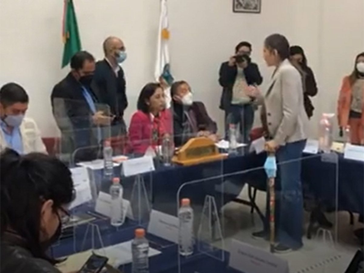 Regidora revienta asamblea  del Ayuntamiento de Tizayuca #VIDEO