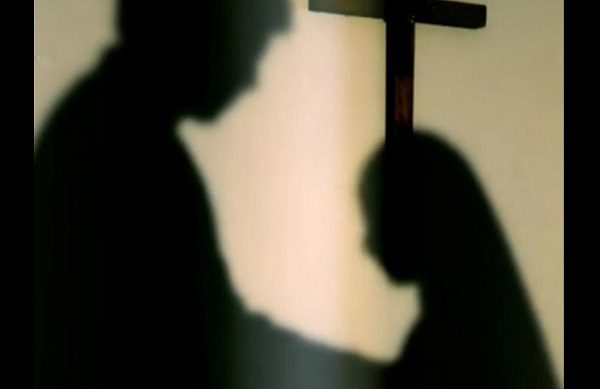 Pareja de religiosos asesina a un joven que descubrió su amorío