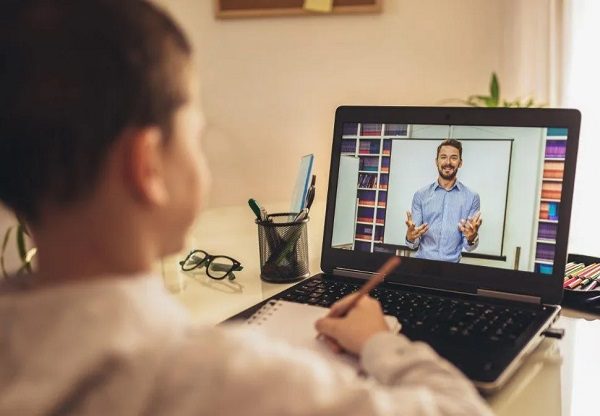 Japón muestra interés por el modelo educativo "Aprende en Casa"