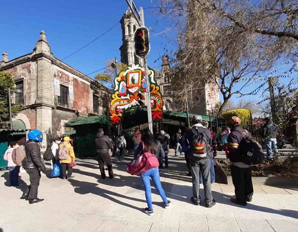 Continúa el acceso restringido en el Centro Histórico, pero llegan a visitar a "San Juditas"