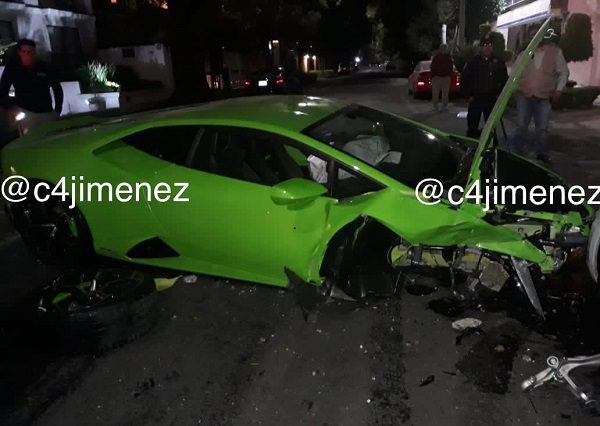 Autoridades buscan a dueño de Lamborghini que chocó en Polanco