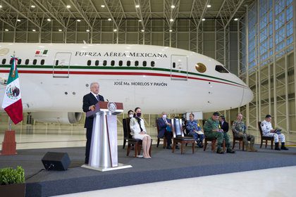 AMLO asegura que por "extravagante" avión presidencial no se ha vendido