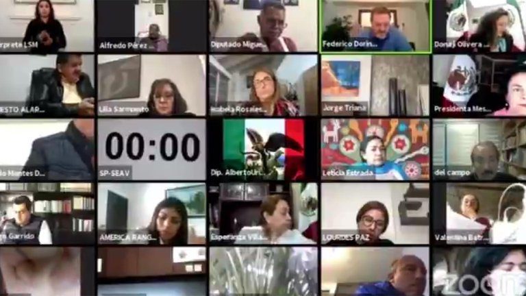 "¡Ya valió madres!" dice diputado que estaba ebrio en plena sesión online