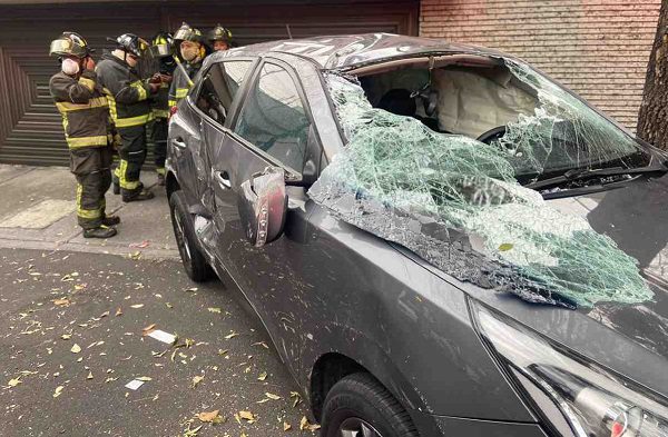 Dos lesionados deja choque de automóviles en la colonia Anzures