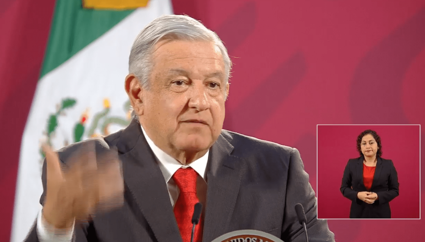 AMLO anuncia que Tatiana Clouthier va a Economía y Márquez al Inegi