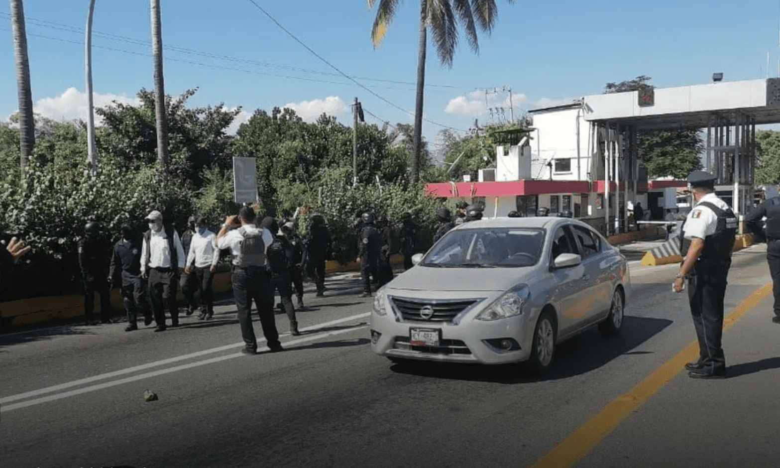 Detienen en Guerrero a 44 personas de Morelos por tomar casetas