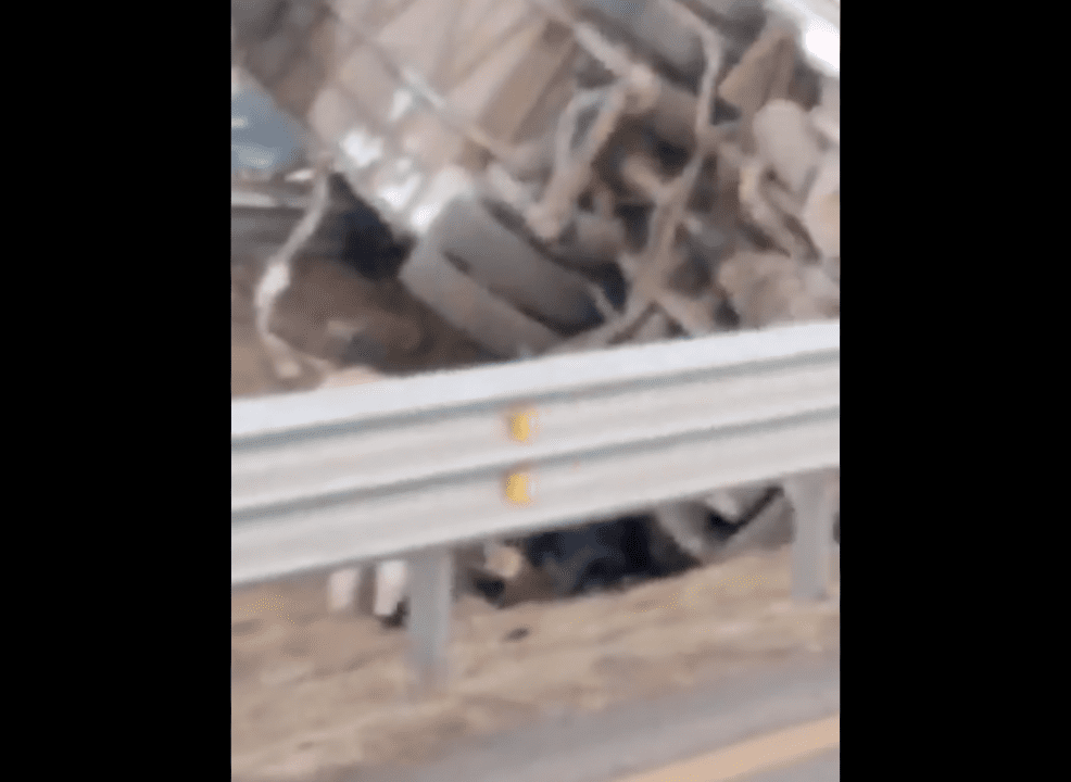 2 muertos y 20 lesionados deja accidente en autopista de Guanajuato