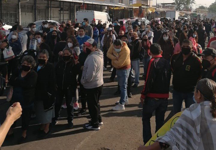 Locatarios de Granaditas realizan bloqueo en Reforma