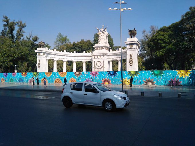 Para evitar que transiten paseantes, cercan la Alameda Central