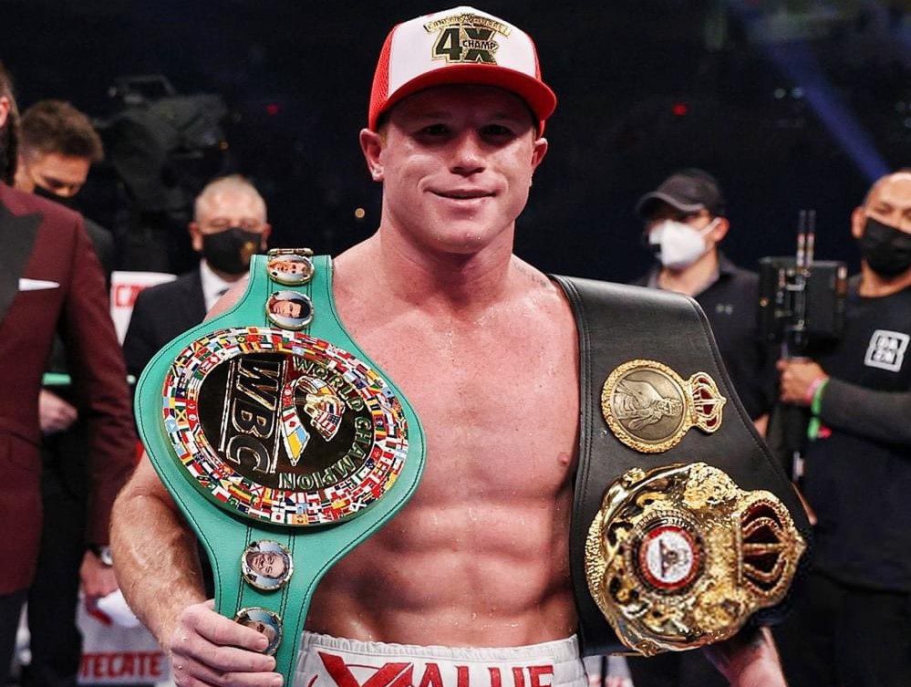 "Canelo" Álvarez vence a Smith por decisión unánime y le arrebata título supermediano