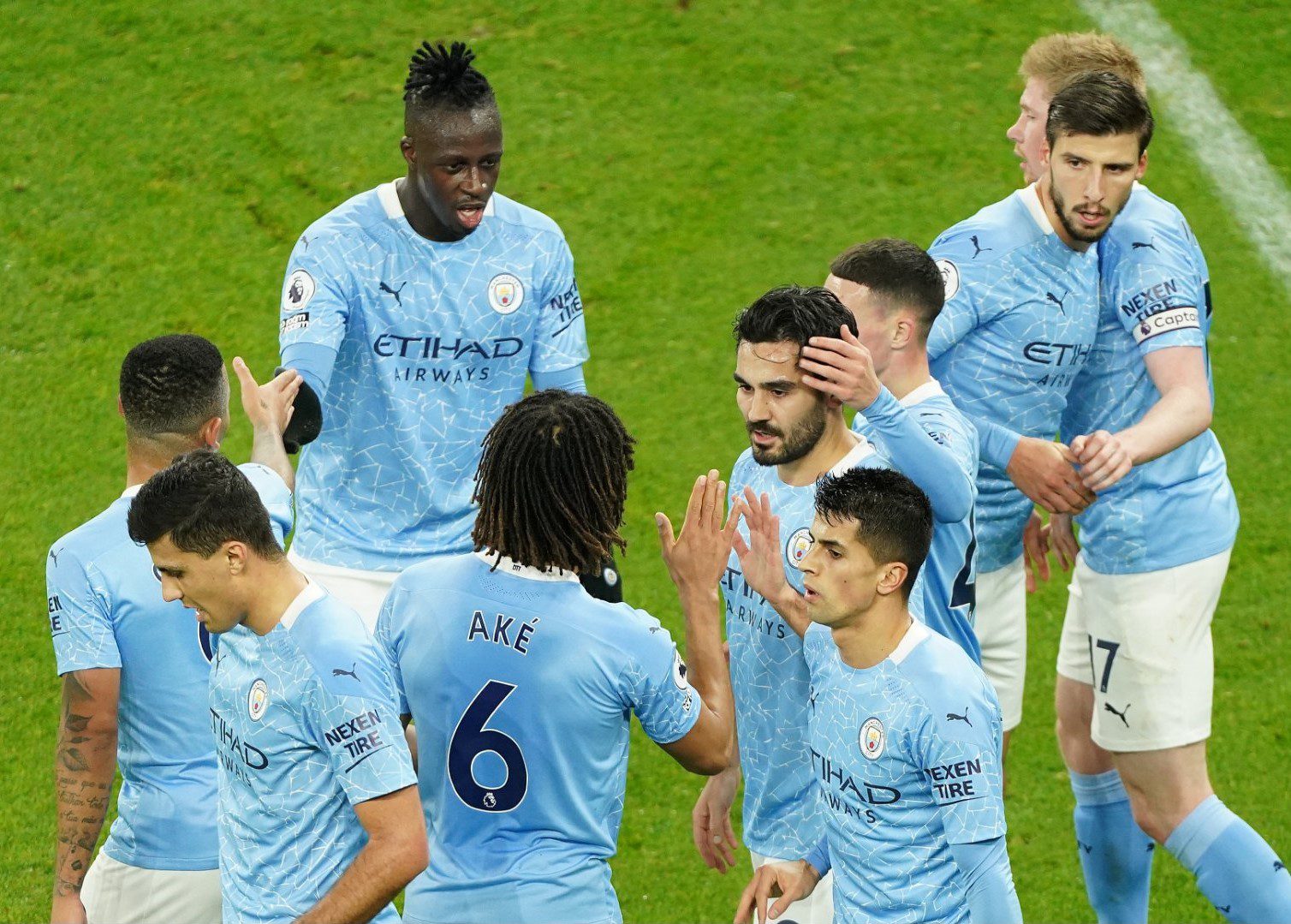 Por brote de COVID-19 en el Manchester City, aplazan partido contra el Everton