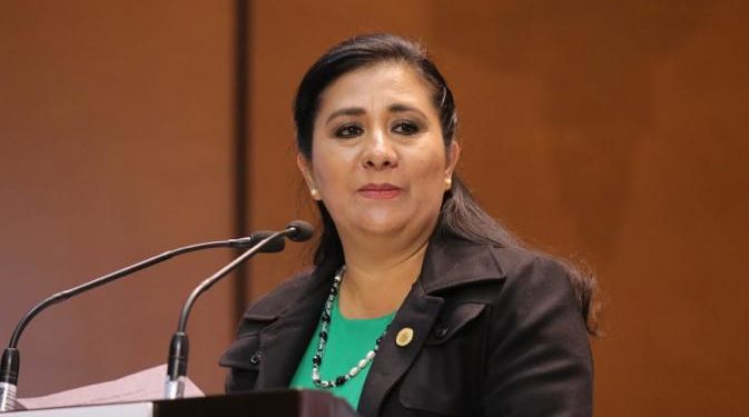 Diputada escribe mal Querétaro en hoja de precandidatura y se vuelve tendencia