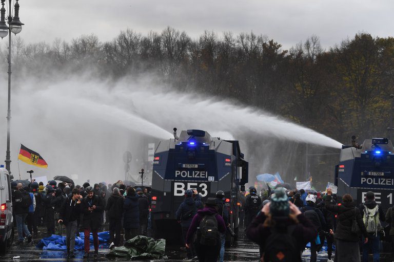 Prohiben protesta en Alemania por ser una “amenaza para la salud pública”