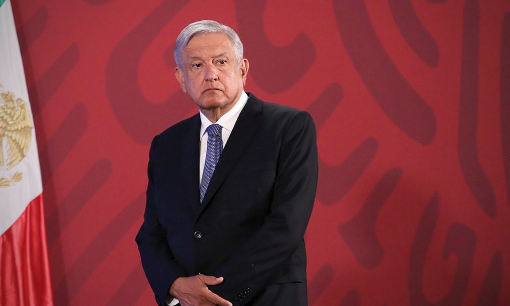 AMLO negocia con empresarios incremento al salario mínimo